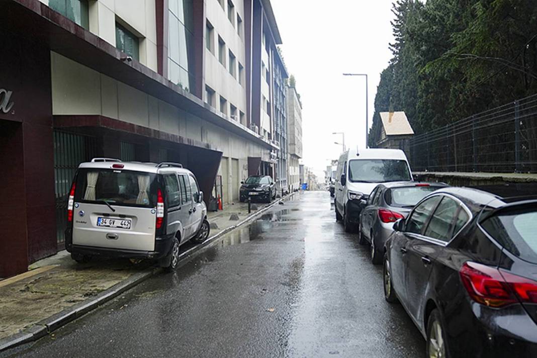 Kaldırımlar tamamen istila edildi: İstanbul'da her 6 araca 1 park yeri düşüyor 16